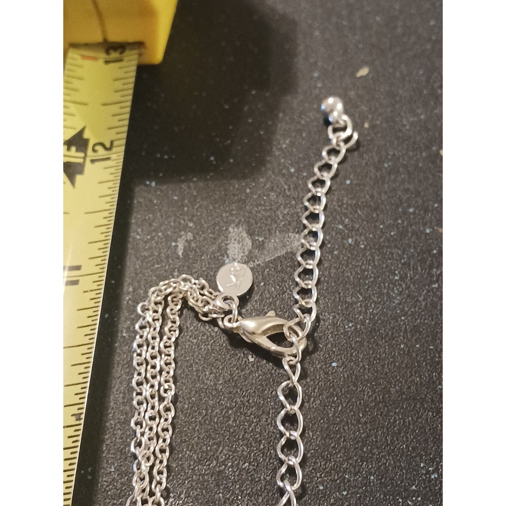KR Silvertone Triple Strand Hammered Interlocking Double Circle Pendant Necklace - Picture 6 of 7